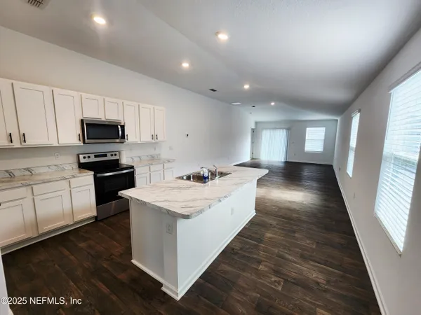 $1,950 | 12707 European Beech Road, Jacksonville, FL 32218