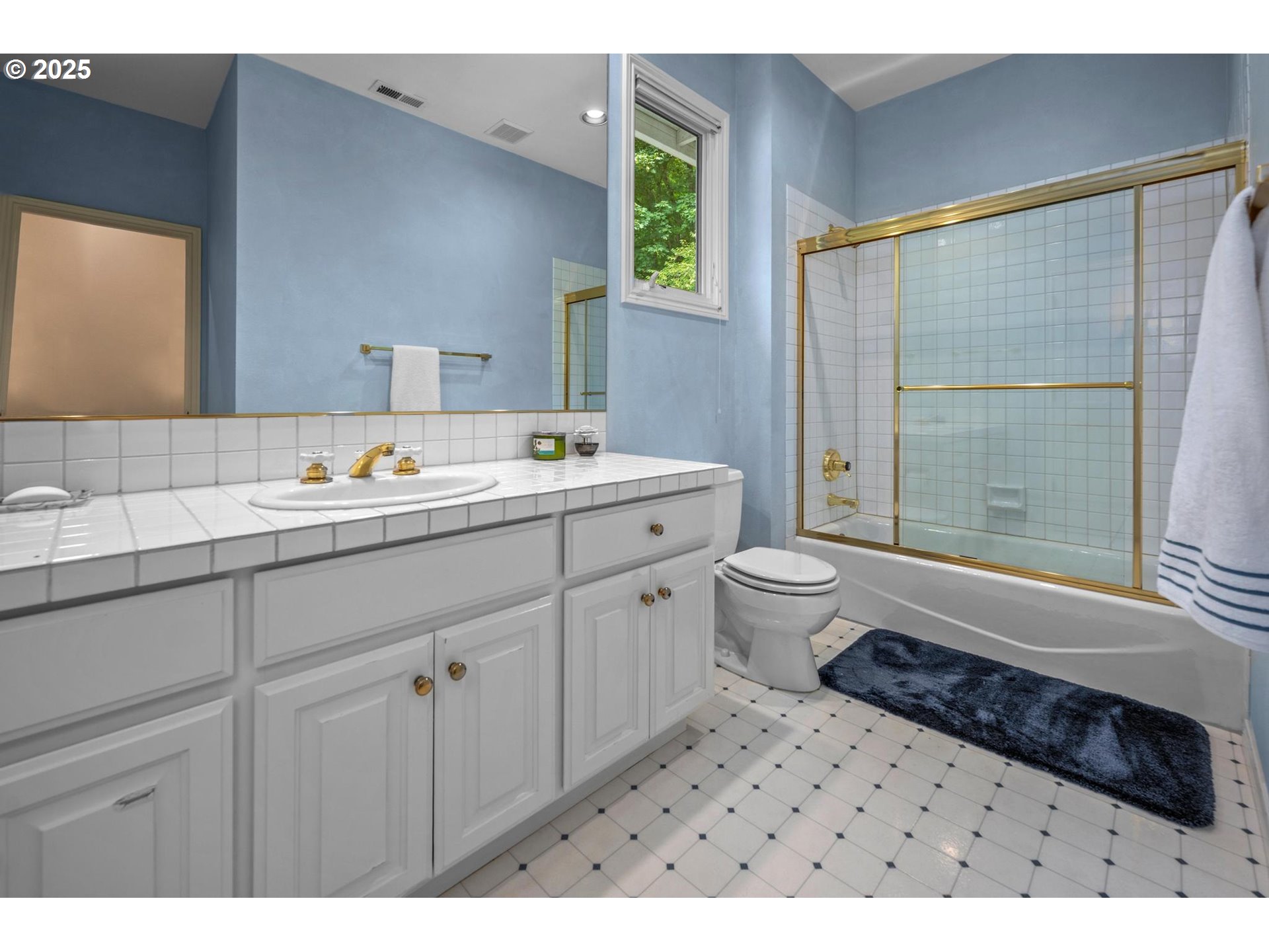 1439 Southwest Highland Road Portland, OR 97221 - Photo 27 of 42