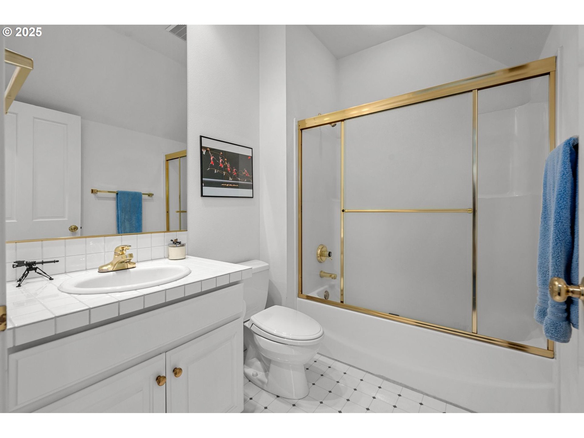 1439 Southwest Highland Road Portland, OR 97221 - Photo 30 of 42