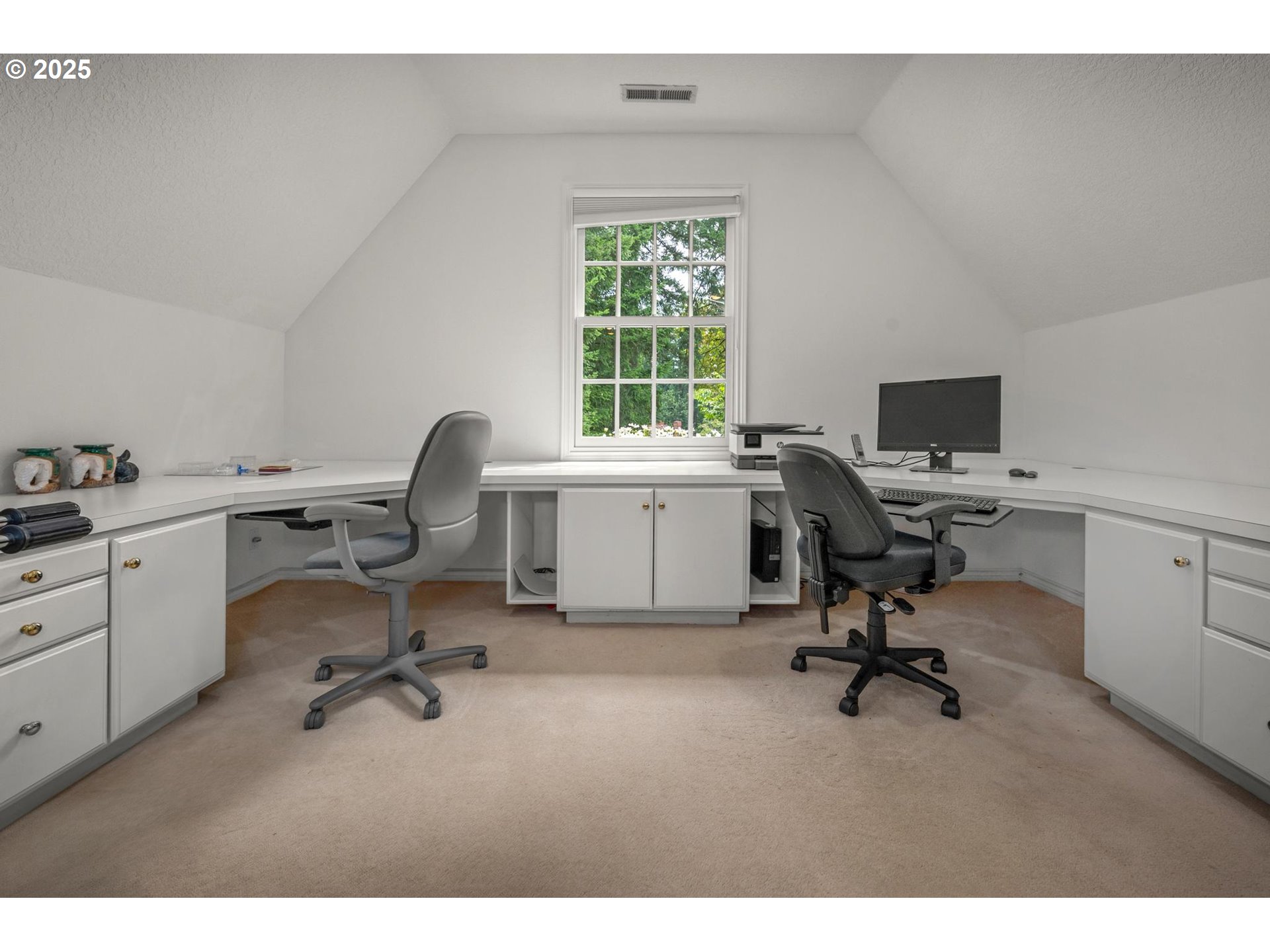 1439 Southwest Highland Road Portland, OR 97221 - Photo 33 of 42