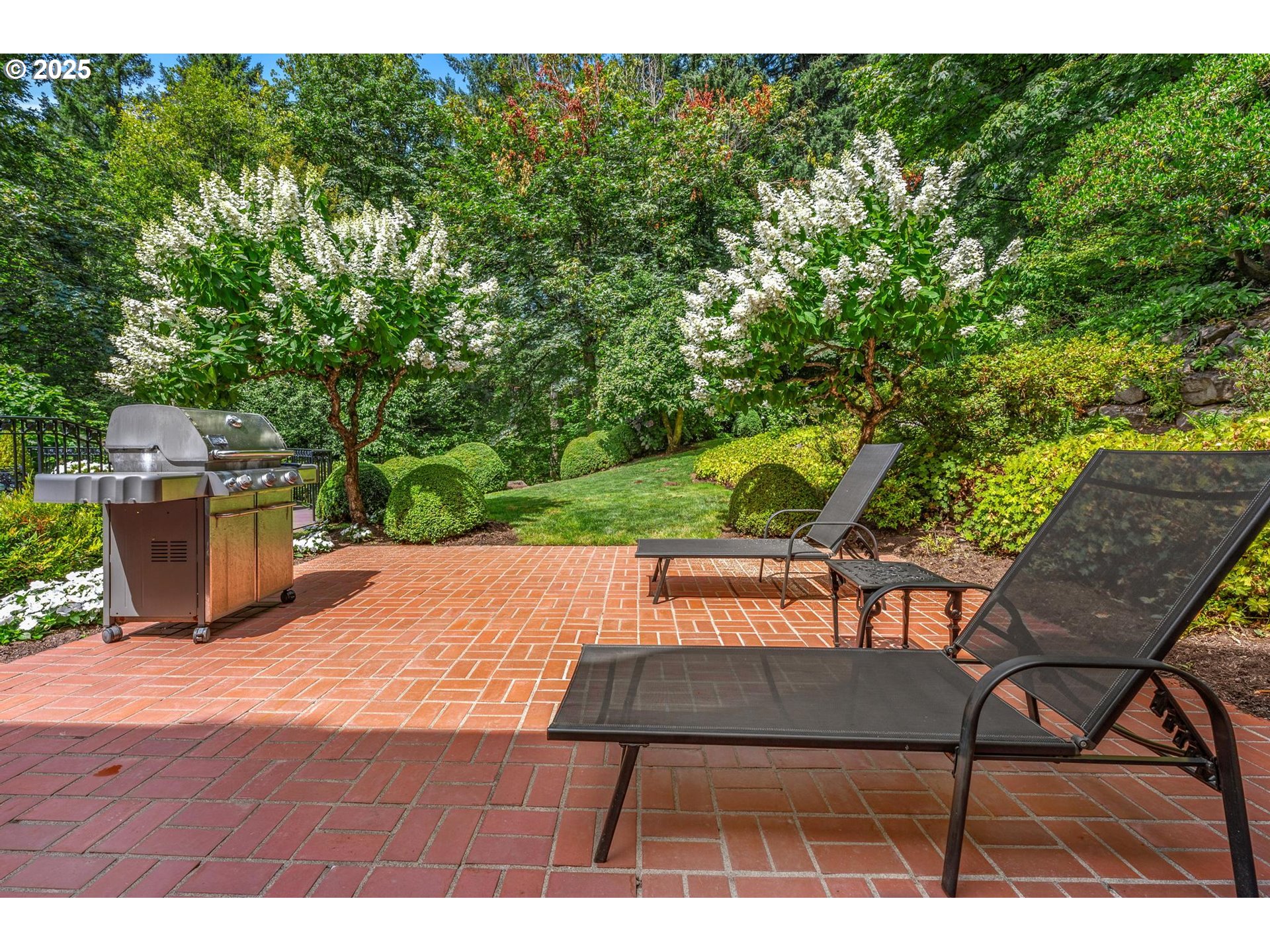 1439 Southwest Highland Road Portland, OR 97221 - Photo 38 of 42