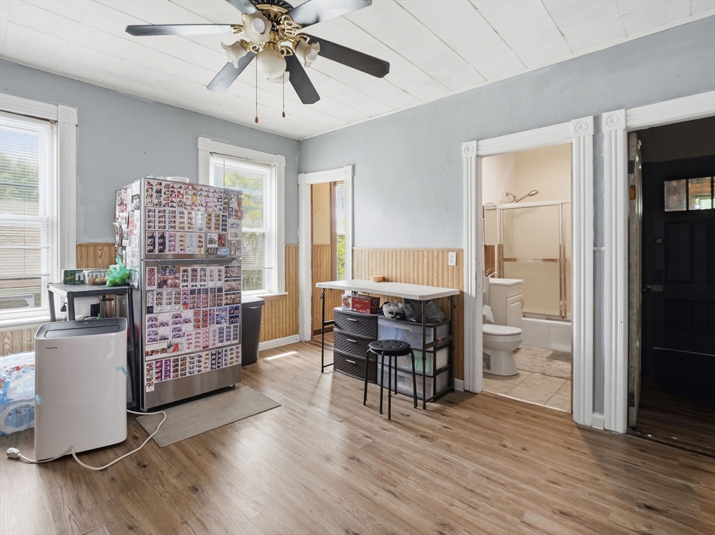 89 Gage Street Worcester, MA 01605 - Photo 8 of 41