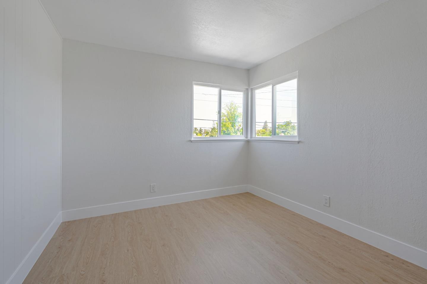 1069 Linda Drive Campbell, CA 95008 - Photo 25 of 39 an empty room with a window