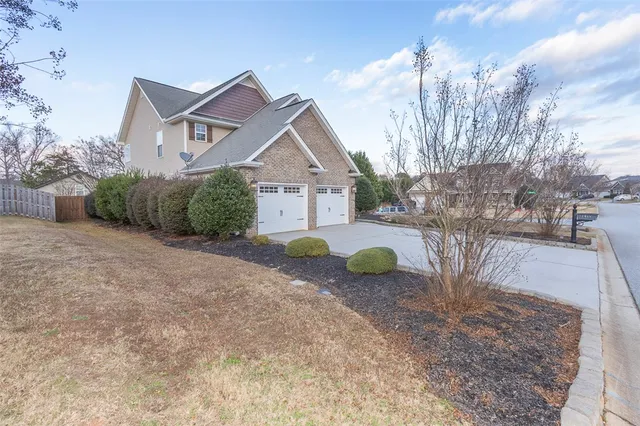 $375,000 | 1015 Whirlaway Circle, Anderson, SC 29621