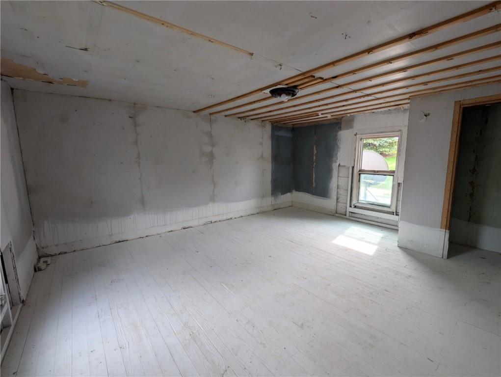 214 1/2 Whittier Street Vandergrift, PA 15690 - Photo 11 of 16