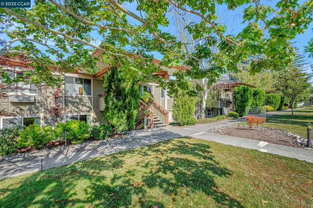 $579,600 | 1909 Skycrest Drive, Unit 2, Walnut Creek, CA 94595
