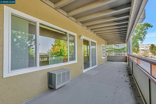 $579,600 | 1909 Skycrest Drive, Unit 2, Walnut Creek, CA 94595