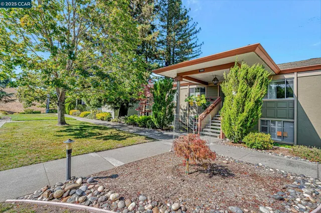 $579,600 | 1909 Skycrest Drive, Unit 2, Walnut Creek, CA 94595