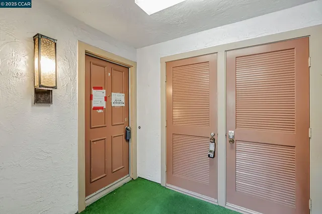 $579,600 | 1909 Skycrest Drive, Unit 2, Walnut Creek, CA 94595