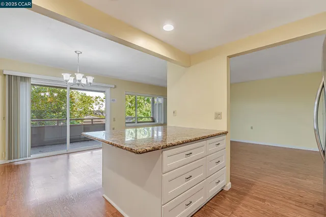 $579,600 | 1909 Skycrest Drive, Unit 2, Walnut Creek, CA 94595