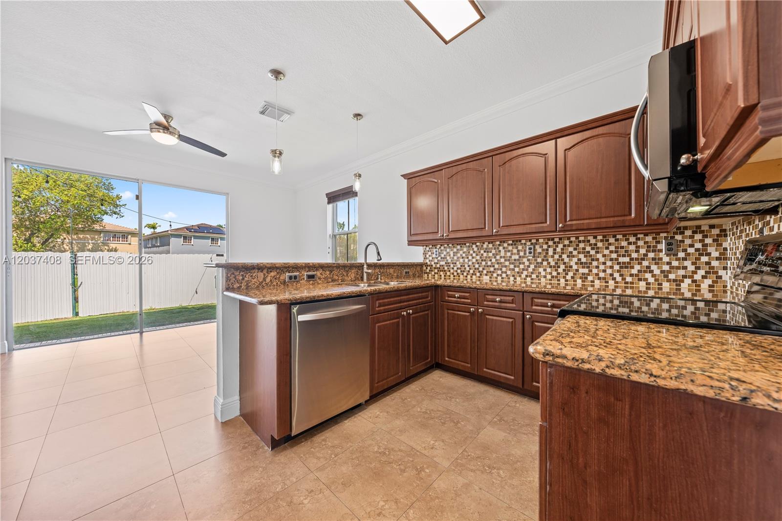 27460 Southwest 138th Path Homestead, FL 33032 - Photo 8 of 29 Gallery Image 8