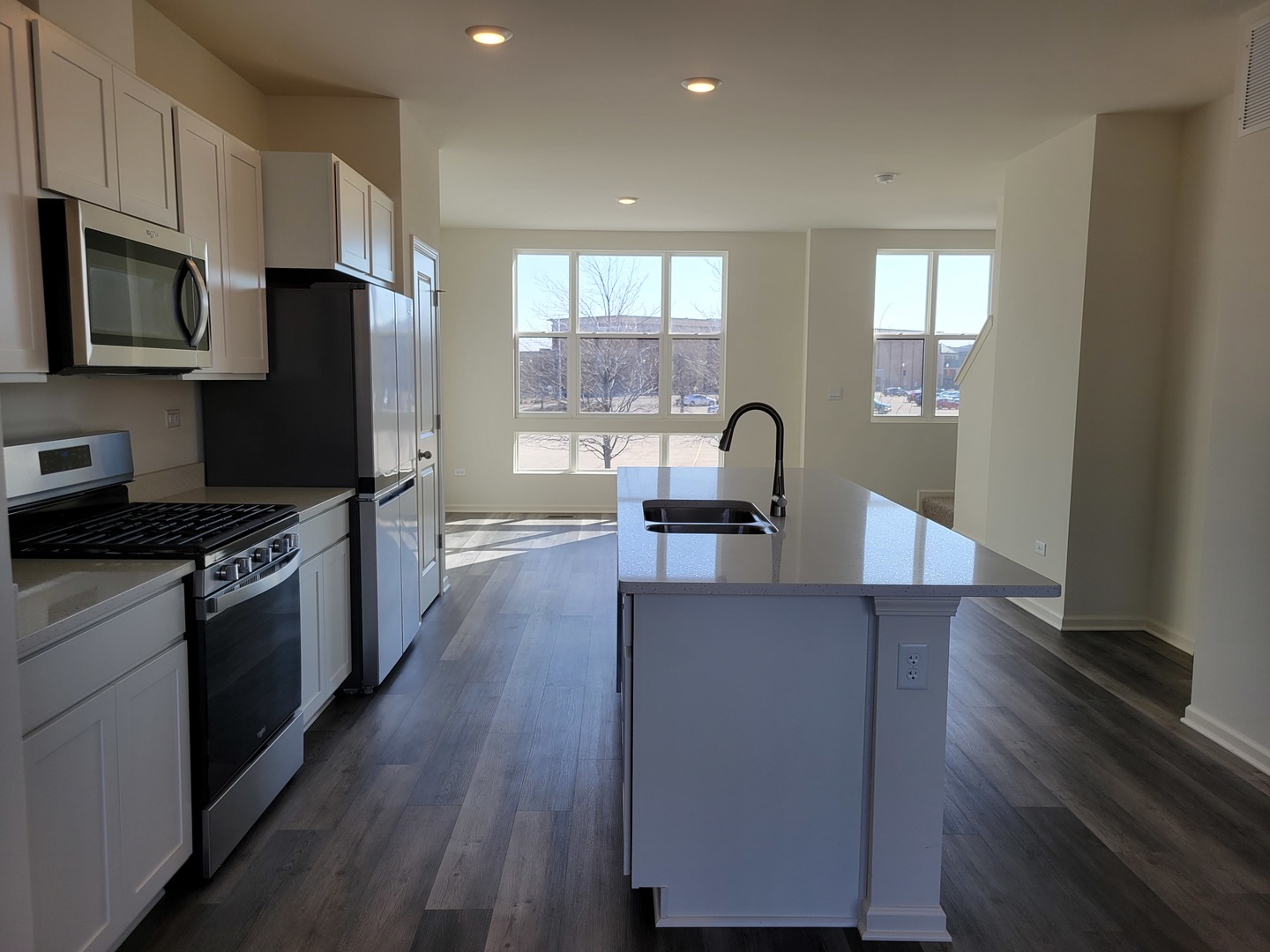 336 Summit Circle Lombard, IL 60148 - Photo 4 of 44