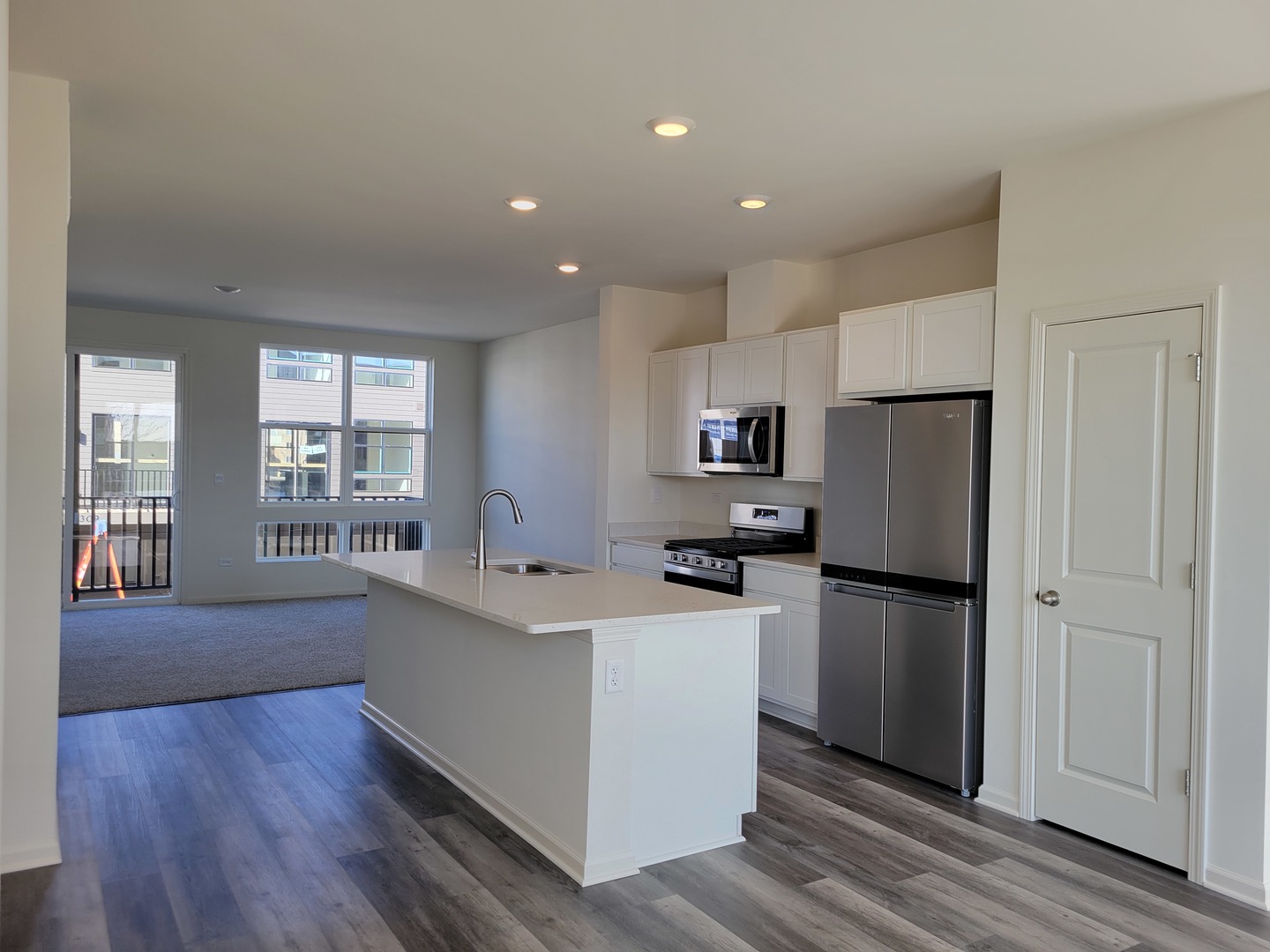 336 Summit Circle Lombard, IL 60148 - Photo 6 of 44