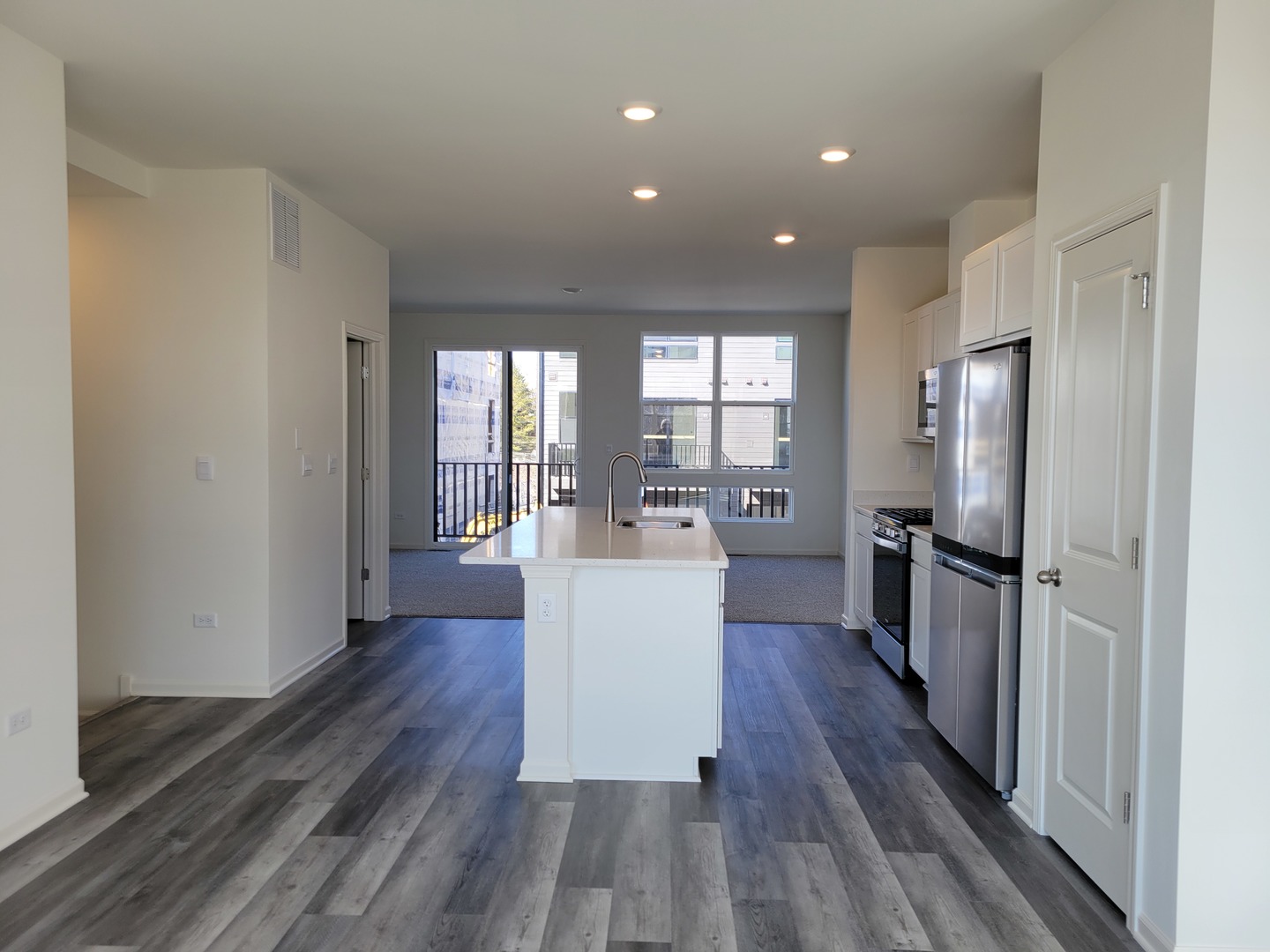 336 Summit Circle Lombard, IL 60148 - Photo 7 of 44