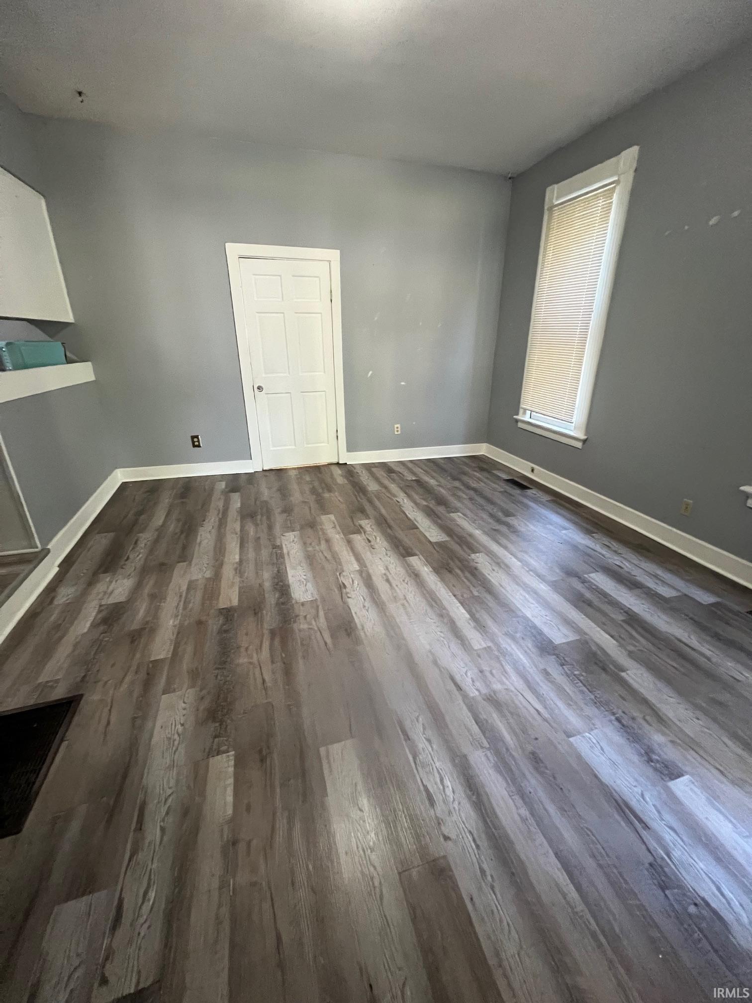 818 Southeast Riverside Drive Evansville, IN 47713 - Photo 2 of 5