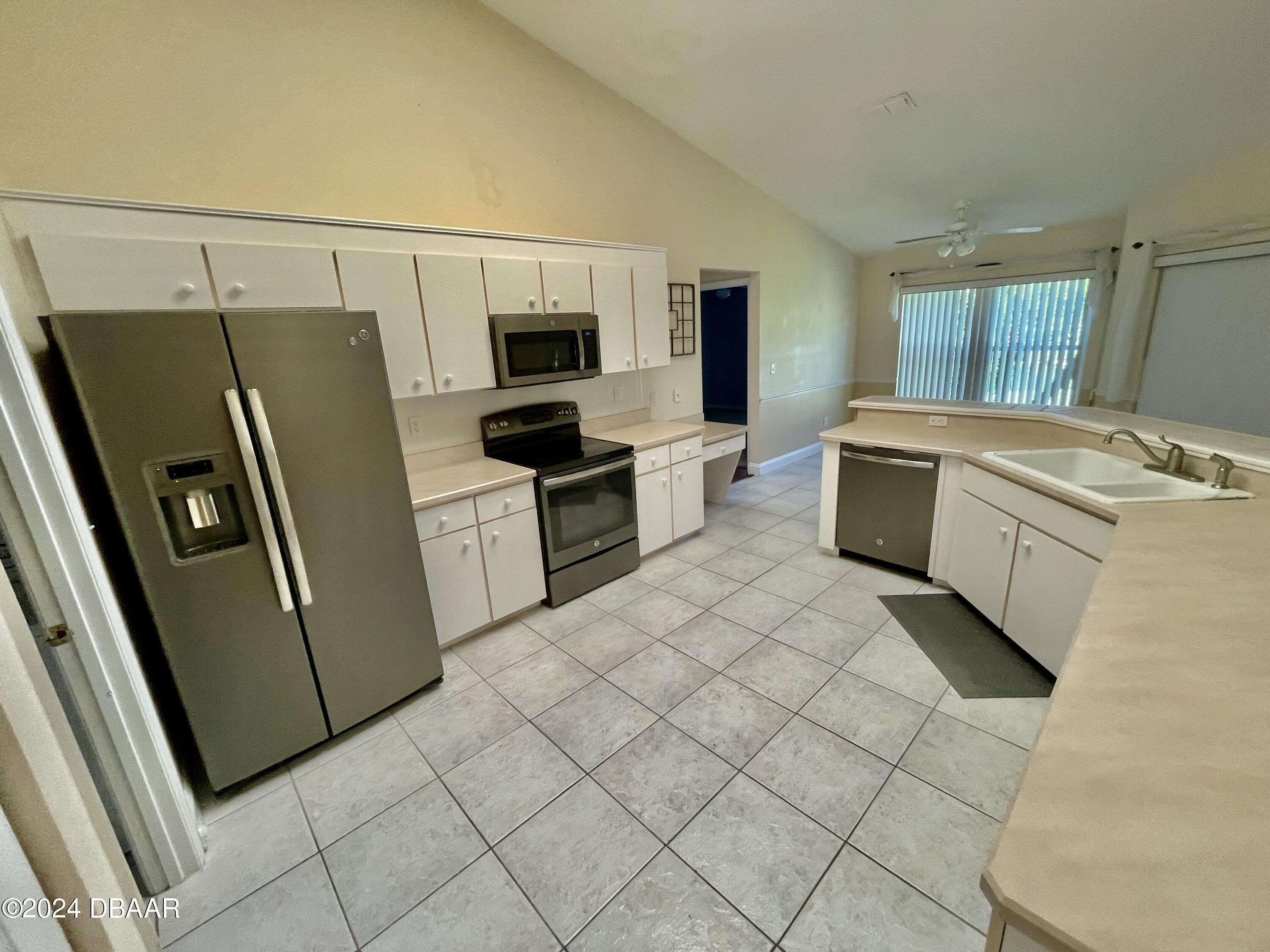 137 Bryan Cave Road South Daytona, FL 32119 - Photo 9 of 25 137 Bryan Cave