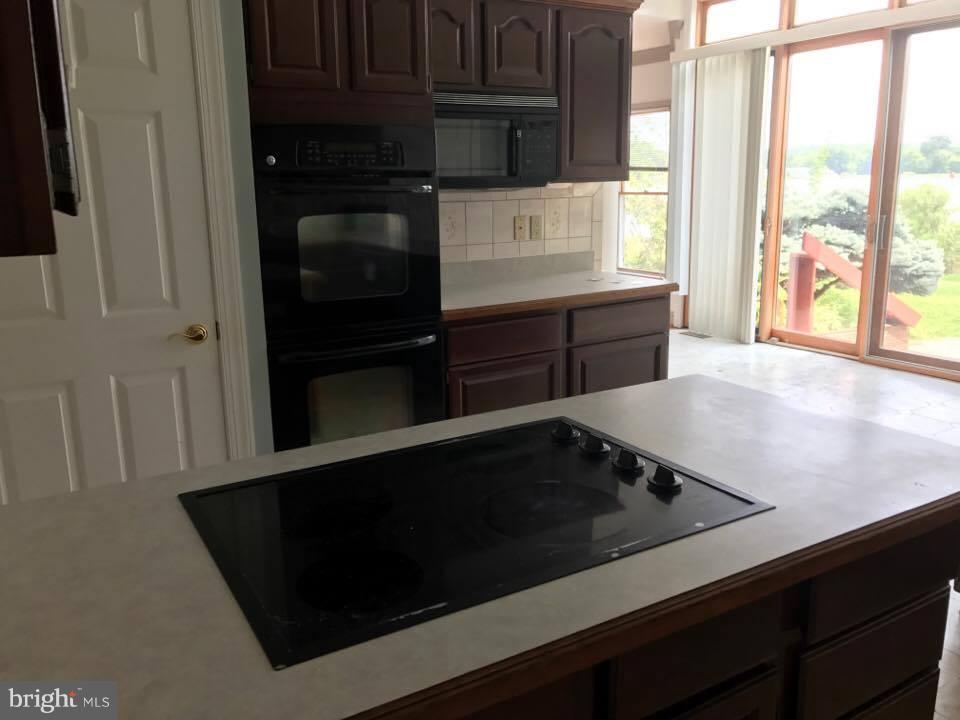 38303 Palmer Road Coltons Point, MD 20626 - Photo 10 of 28 Kitchen