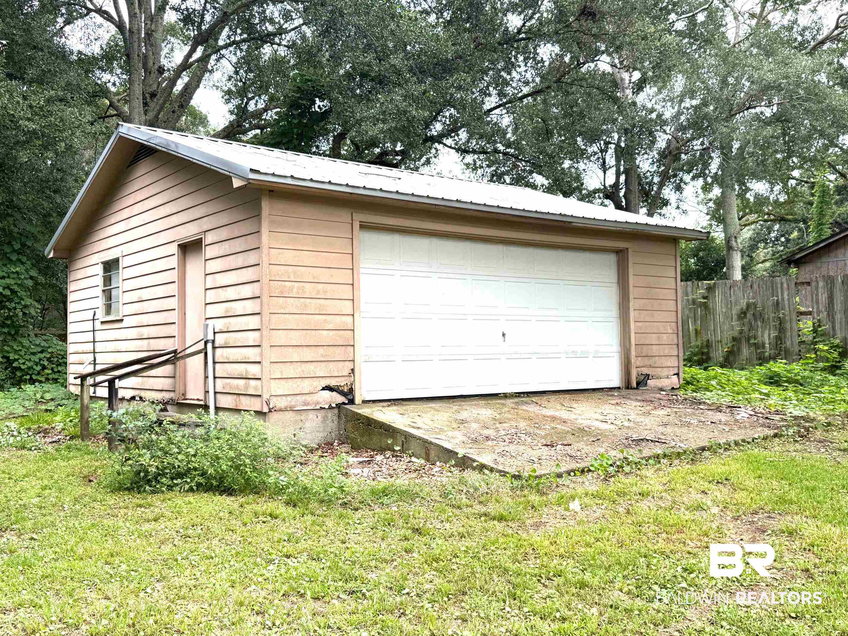 5198 Lancelot Drive Mobile, AL 36619 - Photo 19 of 30 View of detached garage