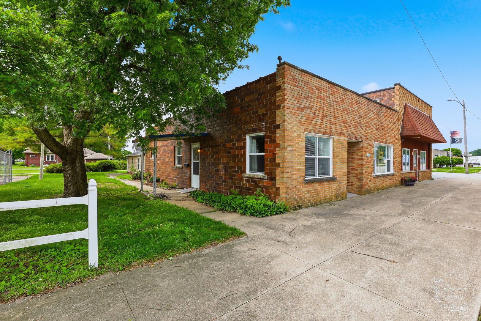 409 Main Street Crescent City, IL 60928 - Photo 1 of 22 a view of a house with a yard