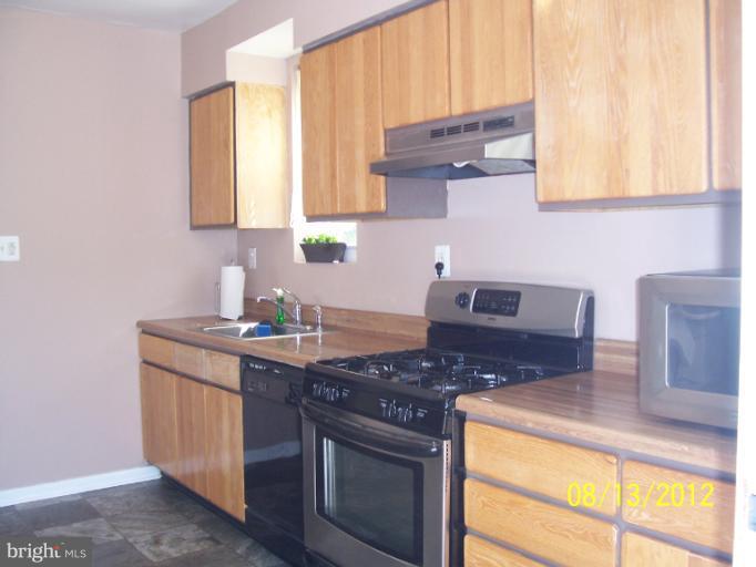 1025 Overbrook Road Baltimore, MD 21239 - Photo 12 of 20 Kitchen