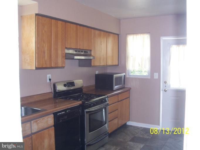 1025 Overbrook Road Baltimore, MD 21239 - Photo 7 of 20 Kitchen