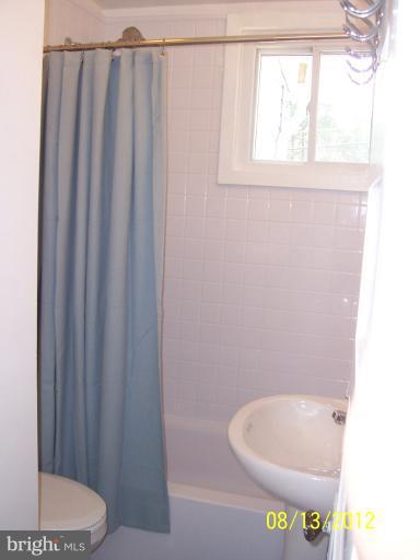 1025 Overbrook Road Baltimore, MD 21239 - Photo 10 of 20 Bath