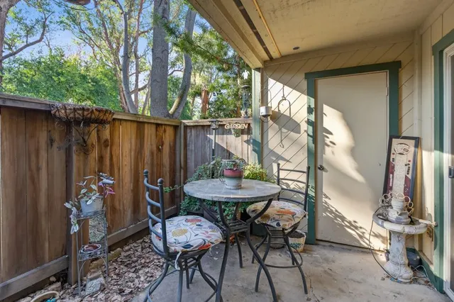 $205,000 | 350 Del Verde Circle, Unit 7, Sacramento, CA 95833
