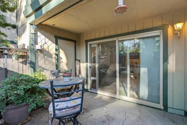 $205,000 | 350 Del Verde Circle, Unit 7, Sacramento, CA 95833