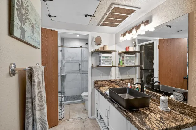 $205,000 | 350 Del Verde Circle, Unit 7, Sacramento, CA 95833