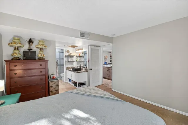 $205,000 | 350 Del Verde Circle, Unit 7, Sacramento, CA 95833