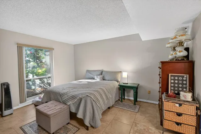 $205,000 | 350 Del Verde Circle, Unit 7, Sacramento, CA 95833