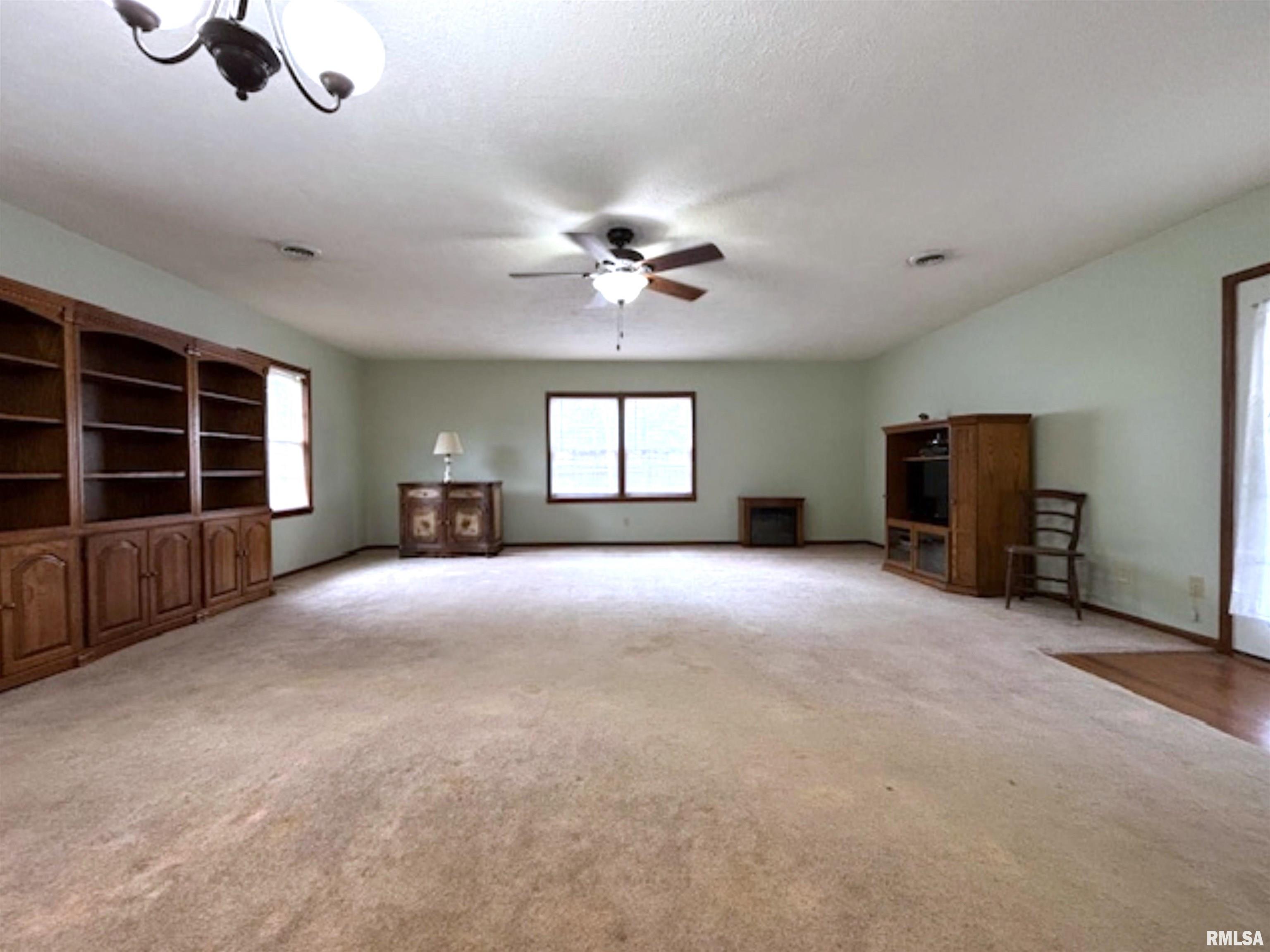 2633 South Broadway Salem, IL 62881 - Photo 14 of 39