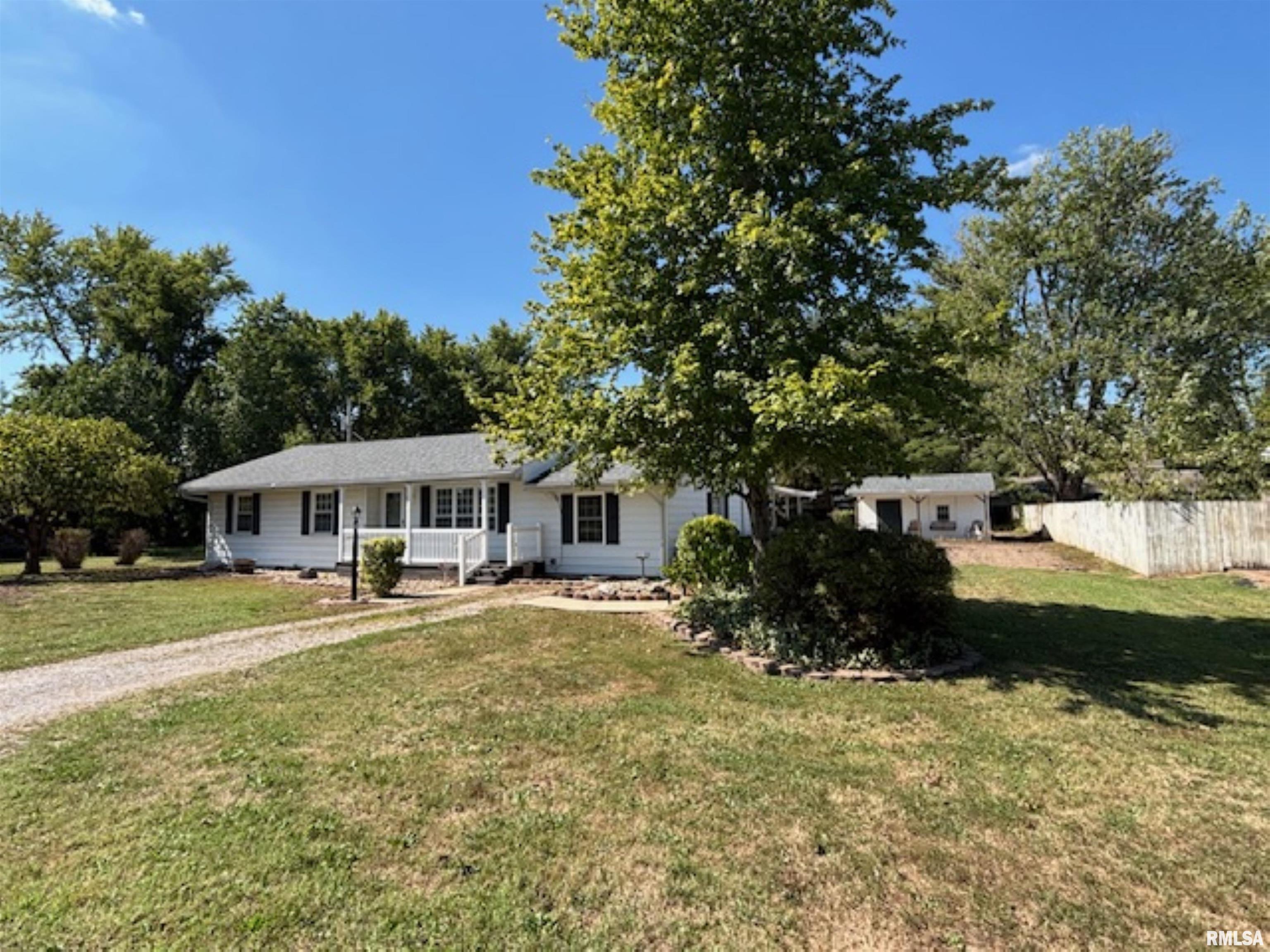 2633 South Broadway Salem, IL 62881 - Photo 2 of 39