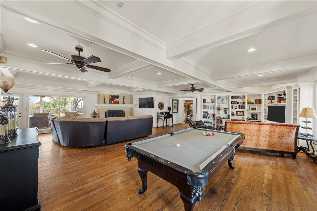 7110 Fish Pond Road Waco, TX 76710 - Photo 20 of 44 a living room with furniture and wooden floor