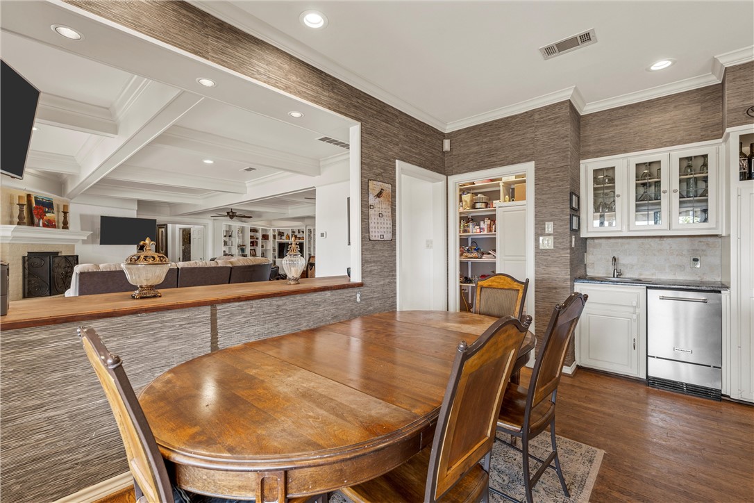 7110 Fish Pond Road Waco, TX 76710 - Photo 27 of 44 a view of a dining room with furniture