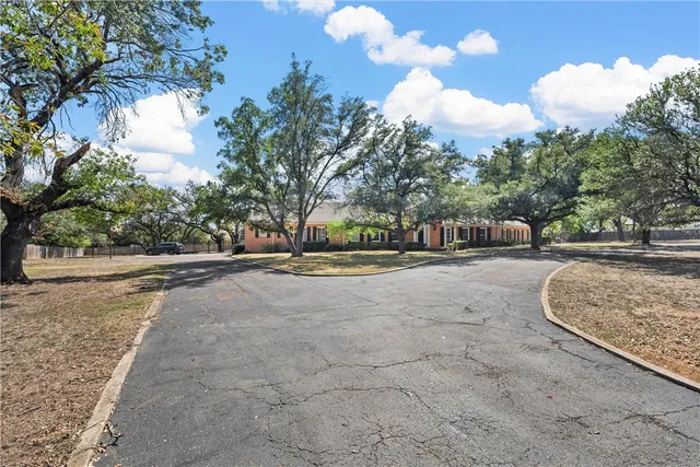a view of outdoor space with city view
