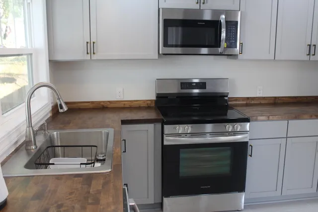 $2,500 | 955 Laurie Lane, Columbia, SC 29205