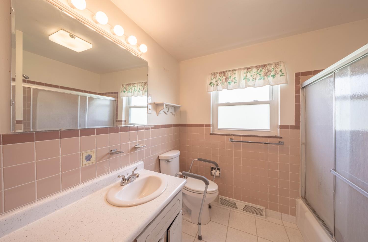 609 Ridge Avenue Aurora, IN 47001 - Photo 22 of 53