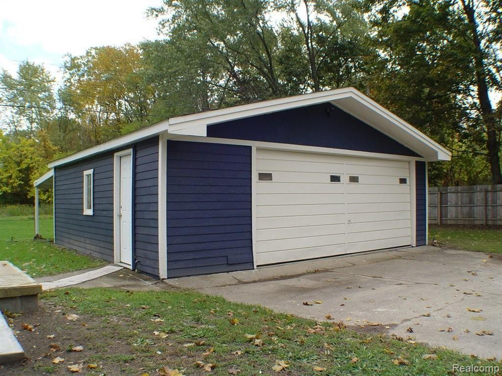 13715 Farm Road Belleville, MI 48111 - Photo 13 of 23 Awesome home on 2.50 acres (19).