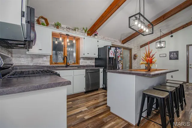 $229,000 | 645 Highway 185, Vandalia, IL 62471