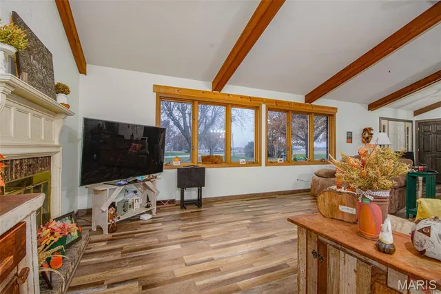 $229,000 | 645 Highway 185, Vandalia, IL 62471