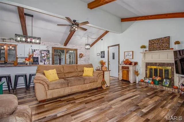 $229,000 | 645 Highway 185, Vandalia, IL 62471