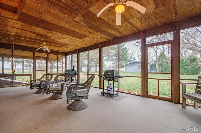 $229,000 | 645 Highway 185, Vandalia, IL 62471