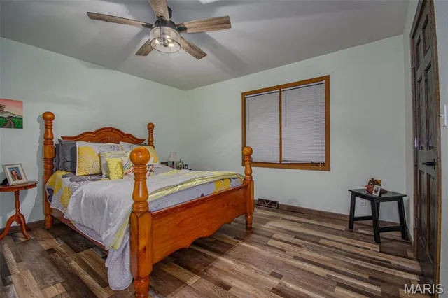 $229,000 | 645 Highway 185, Vandalia, IL 62471