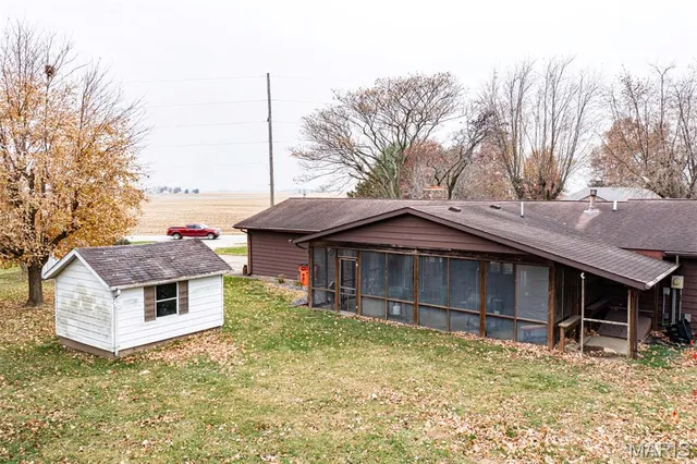 $229,000 | 645 Highway 185, Vandalia, IL 62471