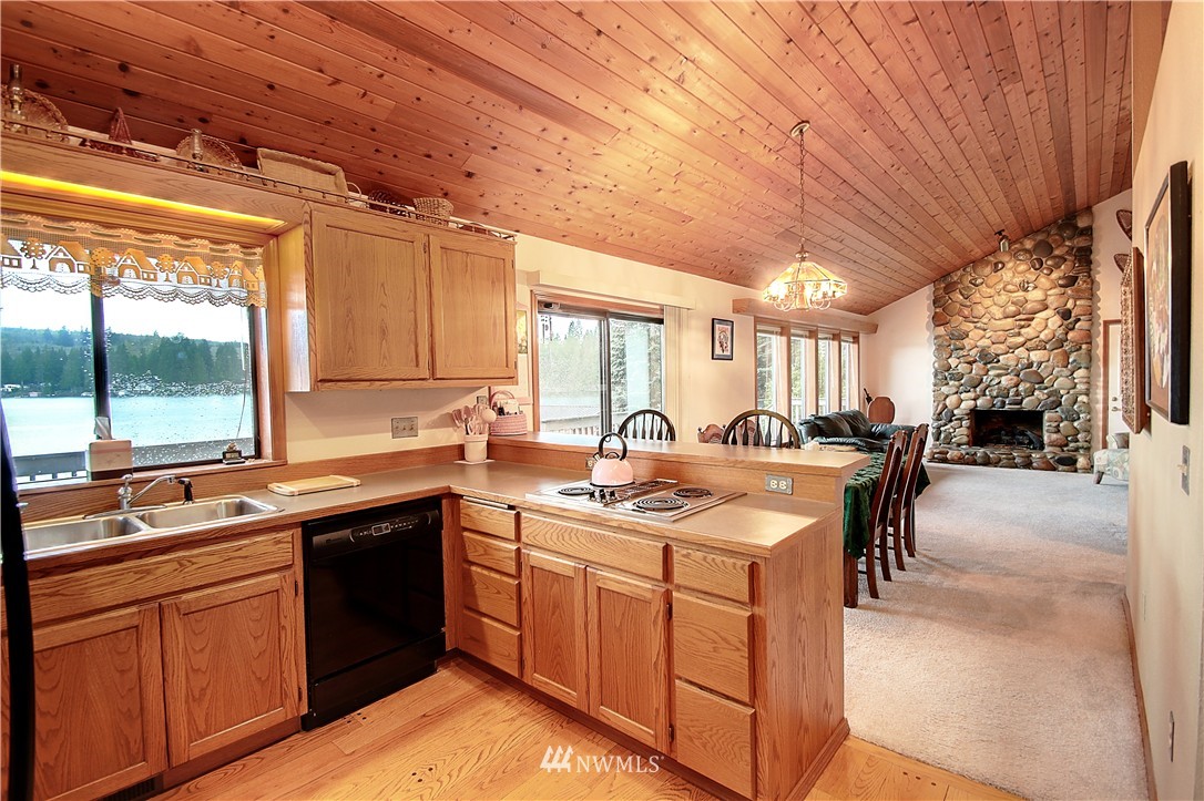 1916 South Lake Roesiger Road Snohomish, WA 98290 - Photo 8 of 25