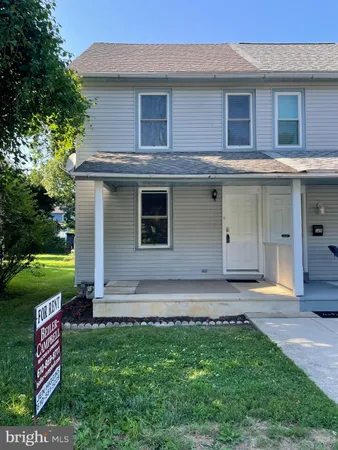$1,750 | 127 Edgehill Avenue, Unit 5, West Grove, PA 19390