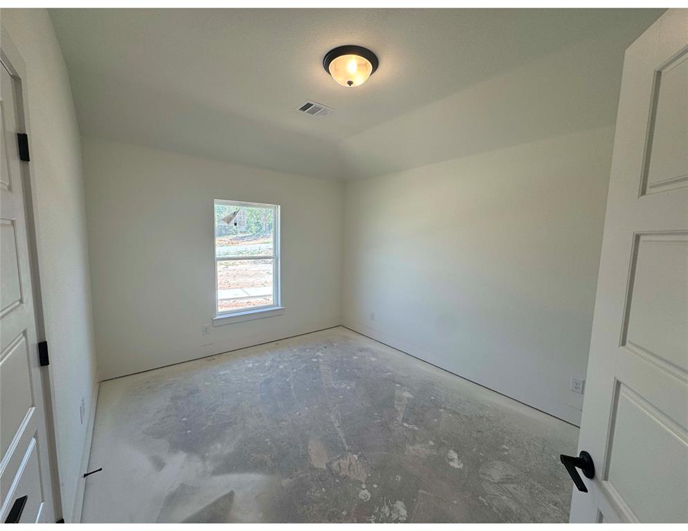 1097 Colt Road Springtown, TX 76082 - Photo 9 of 11 Gallery Image 9