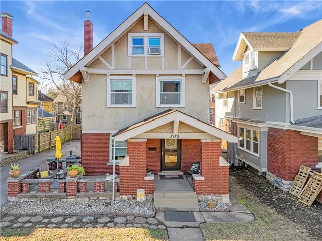 $340,000 | 3132 Summit Street, Kansas City, MO 64111
