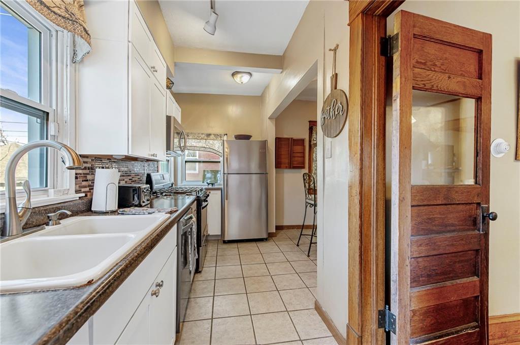 3132 Summit Street Kansas City, MO 64111 - Photo 16 of 72